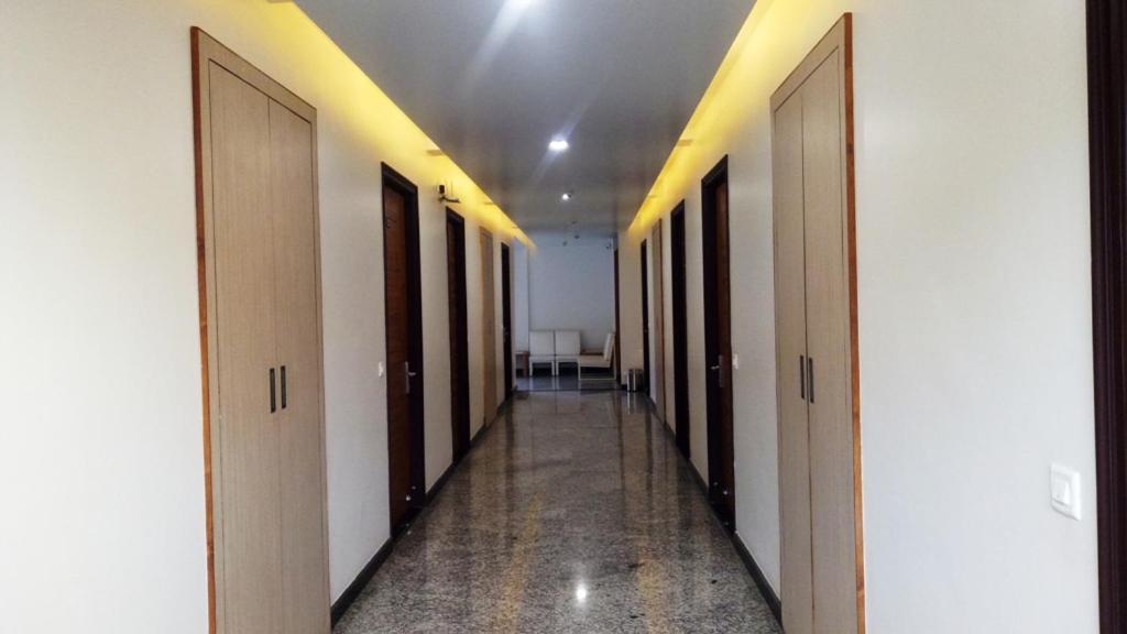 Alankrita Suites & Party Halls Мератх Экстерьер фото