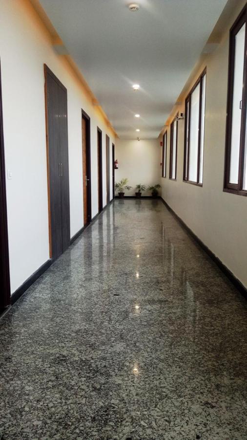 Alankrita Suites & Party Halls Мератх Экстерьер фото